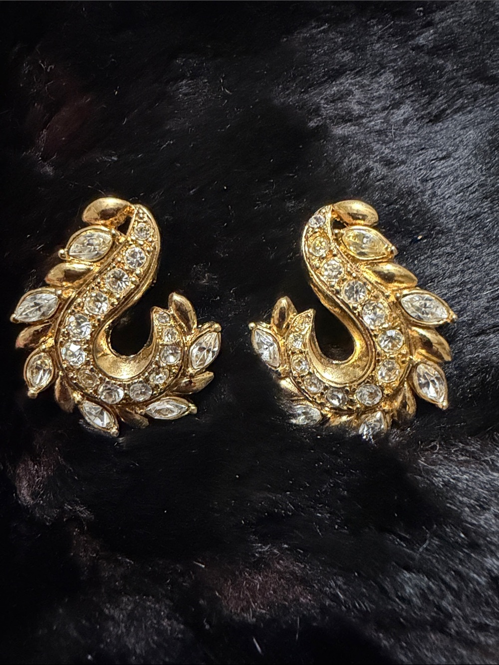 Avon vintage clip on earrings - Women Jewelry